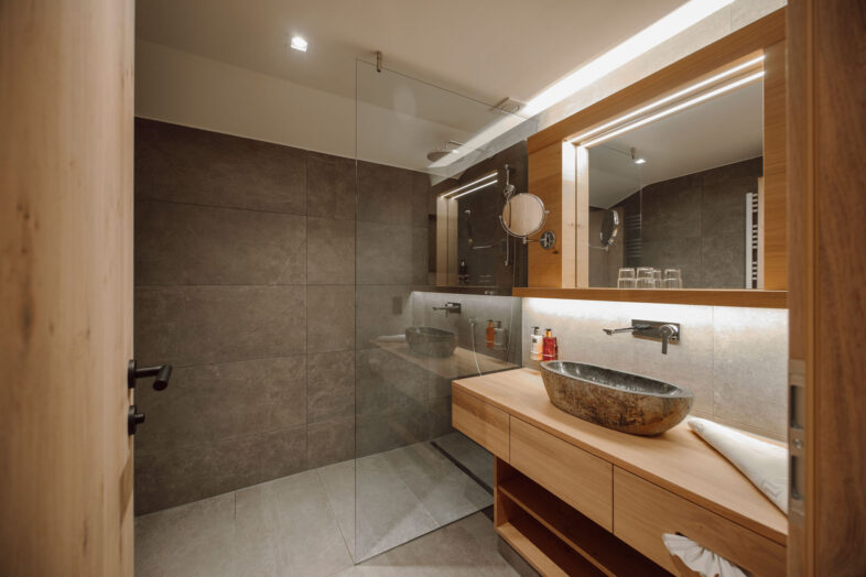 Badezimmer im Alpina Alpendorf