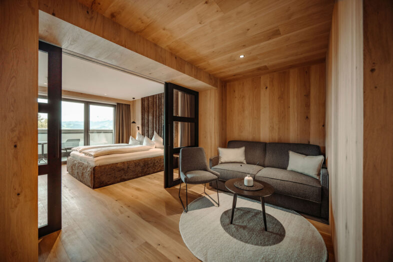 Superior Zimmer mit Bergblick im Alpina Alpendorf